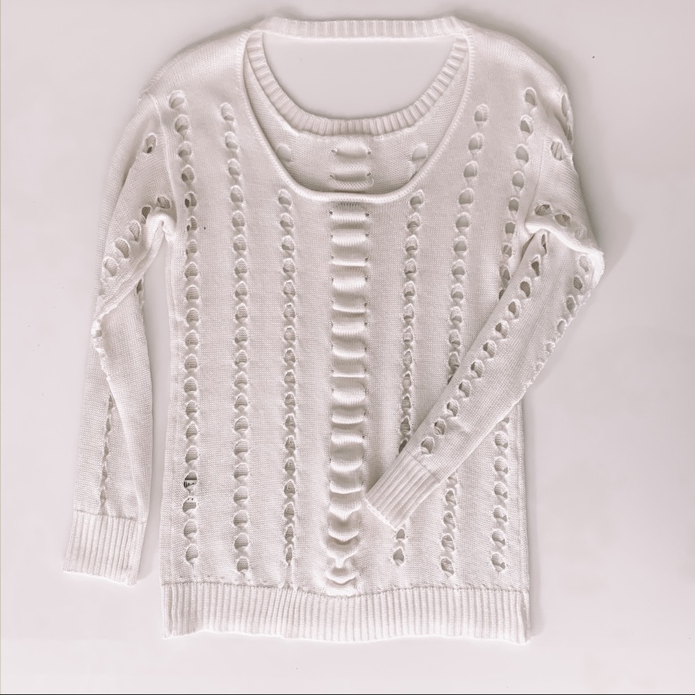 Neimen Marcus white knitted sweater